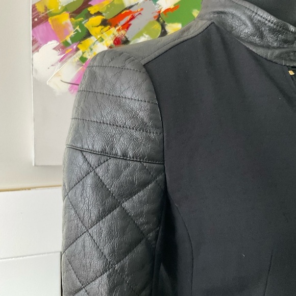 Roberto Cavalli Exquisite Women's Black Quilted Jacket. Ptp 17” length 1… - Picture 5 of 14